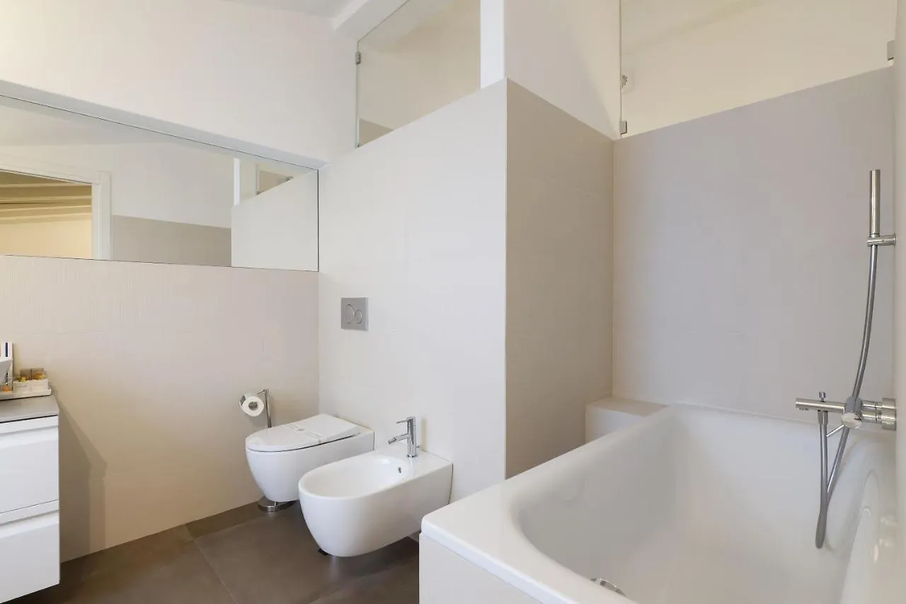PRESTIGE BOUTIQUE HOMES - il Nido dei Navigli Milano 0*,